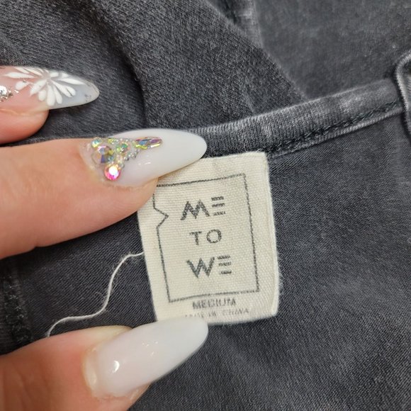 Me to We black floral embroidered crop spaghetti strap tank top size medium - Picture 2 of 4